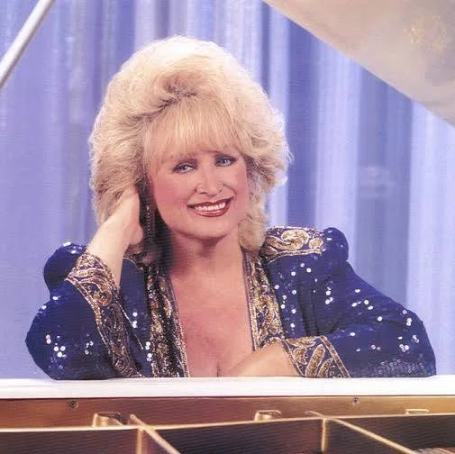 You are currently viewing Jo Ann Castle Lawrence Welk  Singer Dies At  86,Lawrence Welk’s “Queen of the Honky-Tonk Piano”